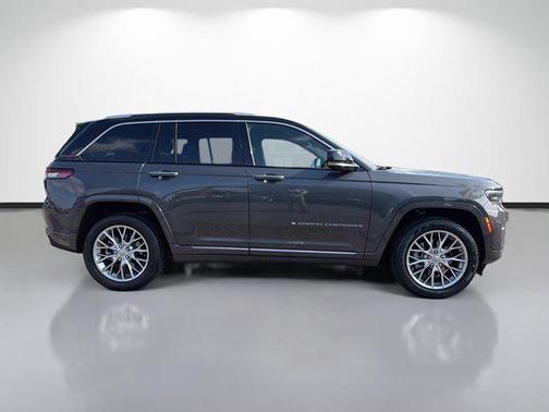 Baltic Gray Metallic Clearcoat 2024 Jeep Grand Cherokee 4xe Summit