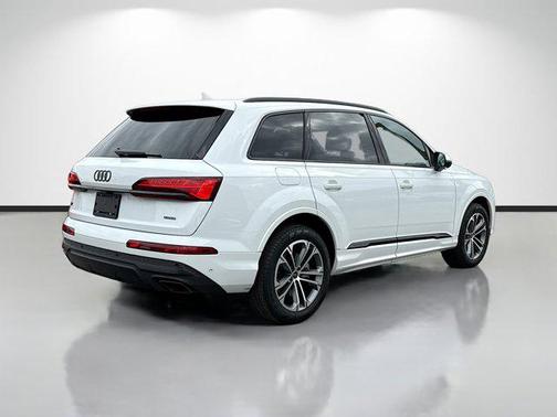 2025 Audi Q7 45 Premium