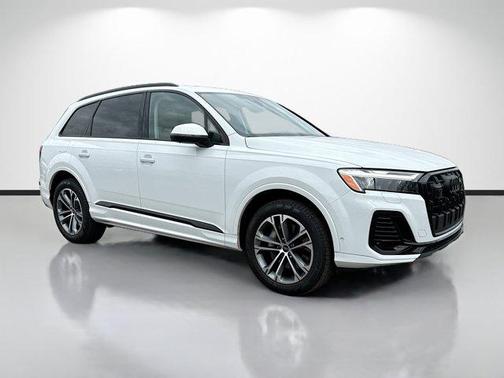 2025 Audi Q7 45 Premium