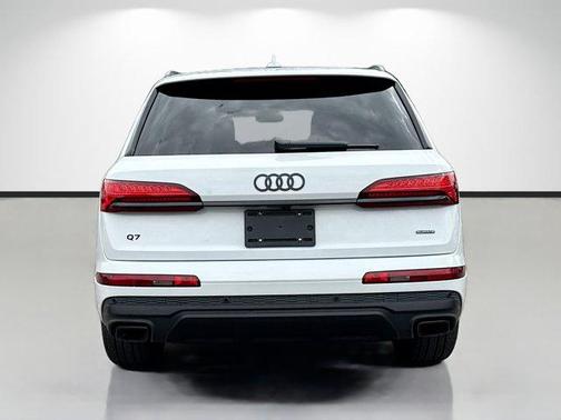 2025 Audi Q7 45 Premium