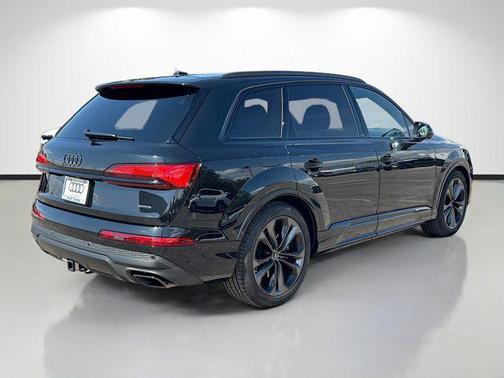 2025 Audi Q7 55 Prestige