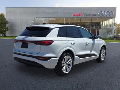 2025 Audi Q6 e-tron Premium Plus
