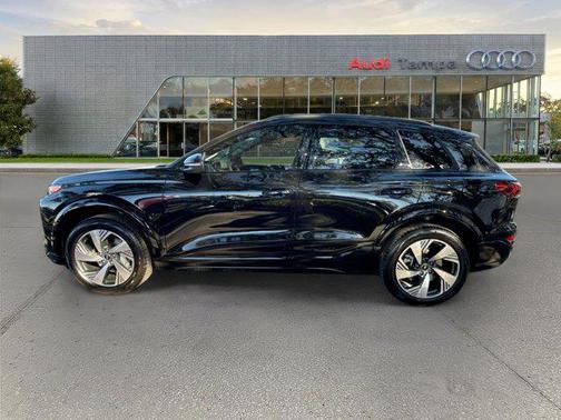 2025 Audi Q6 e-tron Premium quattro