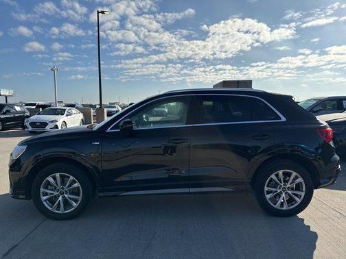 2025 Audi Q3 Premium 45 TFSI S line quattro Tiptronic