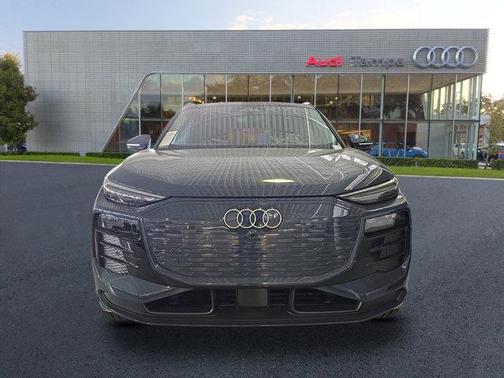 2025 Audi Q6 e-tron Premium Plus quattro