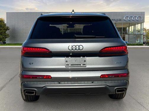 2026 Audi Q7 45 Premium Plus