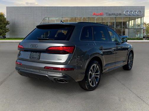 2026 Audi Q7 45 Premium Plus