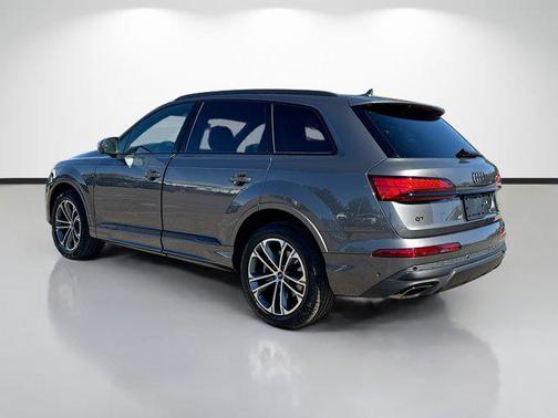 2026 Audi Q7 45 Premium Plus