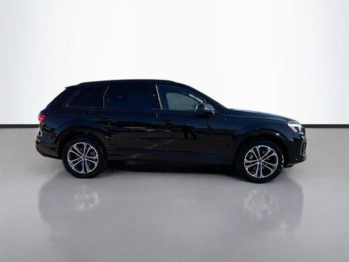 2026 Audi Q7 45 Premium