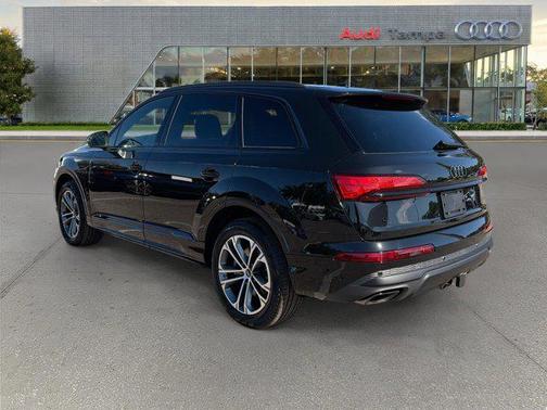 2026 Audi Q7 45 Premium
