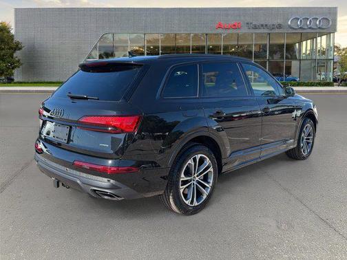 2026 Audi Q7 45 Premium