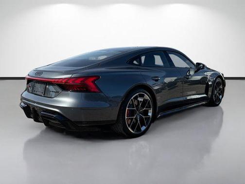 2026 Audi RS e-tron GT quattro