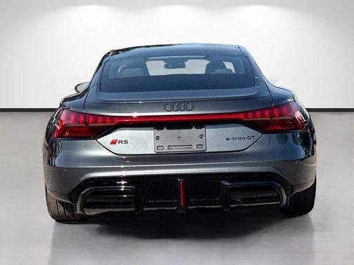 2026 Audi RS e-tron GT quattro