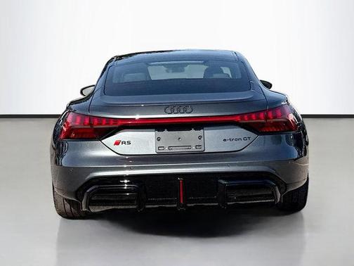 2026 Audi RS e-tron GT quattro