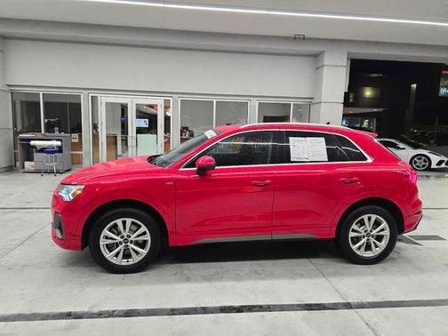 2025 Audi Q3 Premium 45 TFSI S line quattro Tiptronic