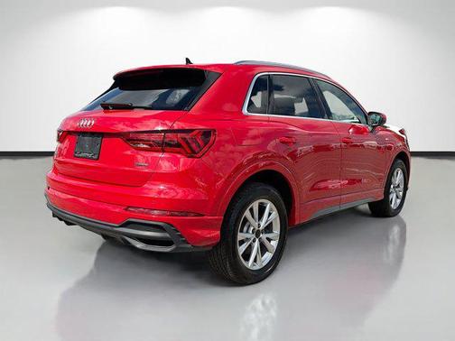 2025 Audi Q3 Premium 45 TFSI S line quattro Tiptronic