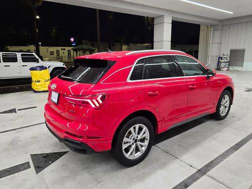 2025 Audi Q3 Premium 45 TFSI S line quattro Tiptronic