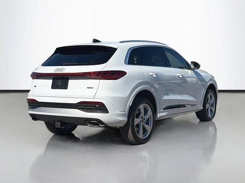2025 Audi Q5 Premium Plus TFSI quattro S tronic