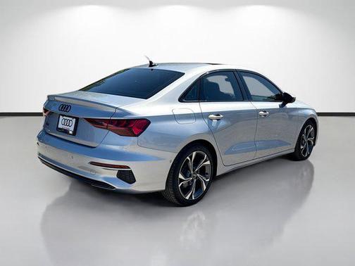 Florett Silver Metallic 2023 Audi A3 Premium