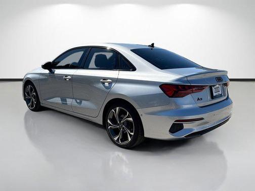 Florett Silver Metallic 2023 Audi A3 Premium