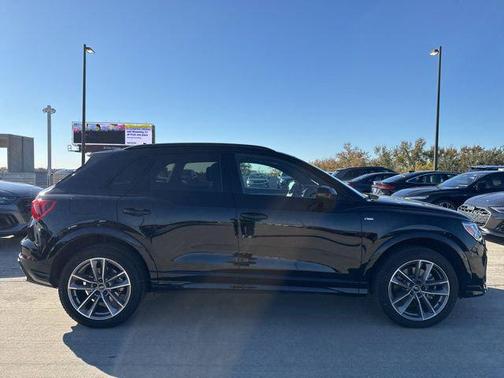 2025 Audi Q3 Premium 45 TFSI S line quattro Tiptronic