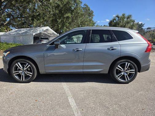 2021 Volvo XC60 T5 Momentum