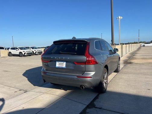 2021 Volvo XC60 T5 Momentum