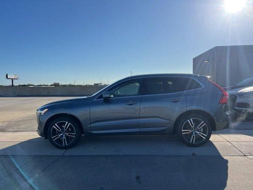 2021 Volvo XC60 T5 Momentum
