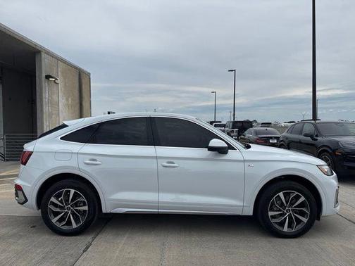 Glacier White Metallic 2023 Audi Q5 45 S line Premium Plus