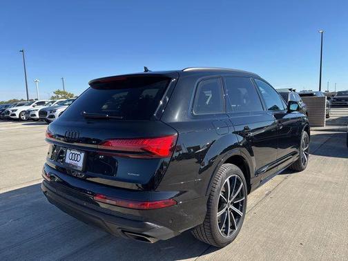 2025 Audi Q7 45 Premium Plus