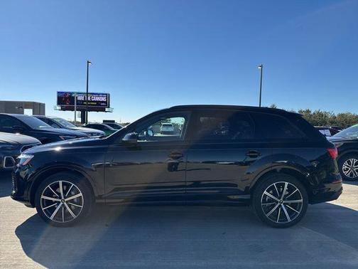 2025 Audi Q7 45 Premium Plus