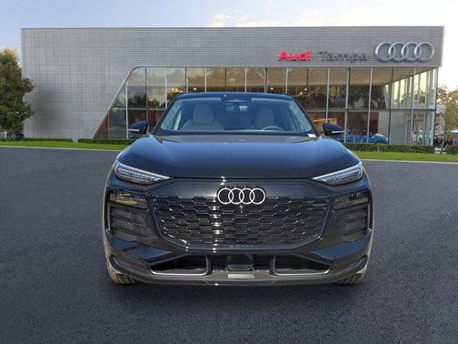 2025 Audi Q6 e-tron Premium Plus quattro