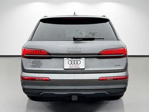 2024 Audi Q7 45 Premium Plus