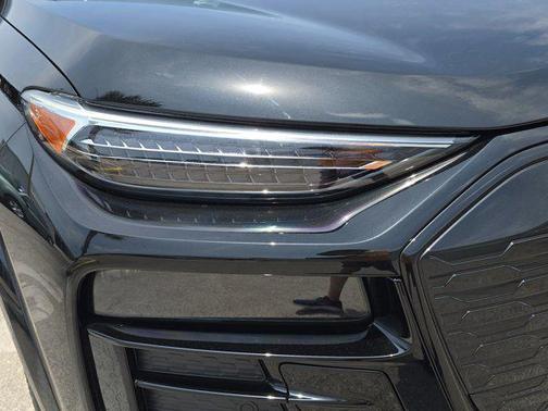 2025 Audi Q6 e-tron Premium Plus quattro