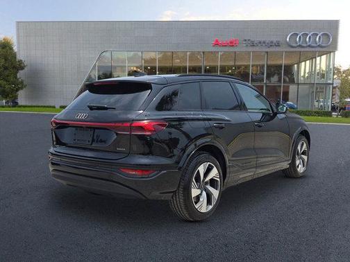 2025 Audi Q6 e-tron Premium Plus quattro