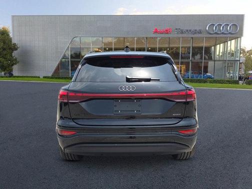 2025 Audi Q6 e-tron Premium Plus quattro