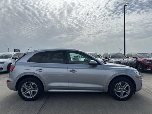 Silver Metallic 2018 Audi Q5 2.0T Tech Premium