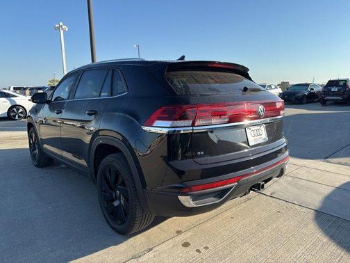 2024 Volkswagen Atlas Cross Sport 2.0T SE w/Technology 4MOTION