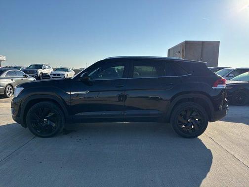 2024 Volkswagen Atlas Cross Sport 2.0T SE w/Technology 4MOTION