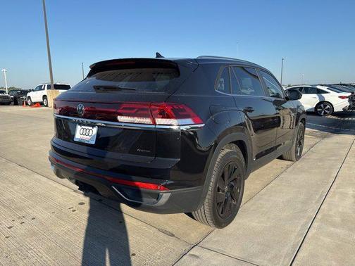 2024 Volkswagen Atlas Cross Sport 2.0T SE w/Technology 4MOTION