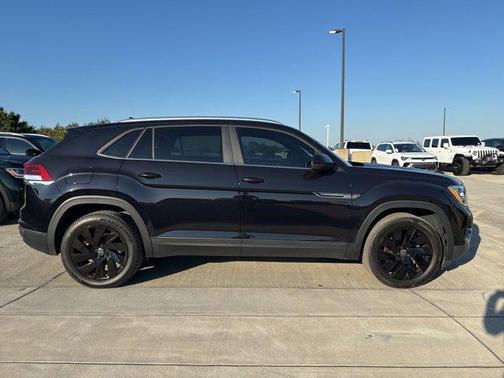 2024 Volkswagen Atlas Cross Sport 2.0T SE w/Technology 4MOTION