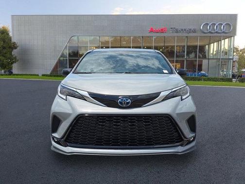 2023 Toyota Sienna XSE 7 Passenger