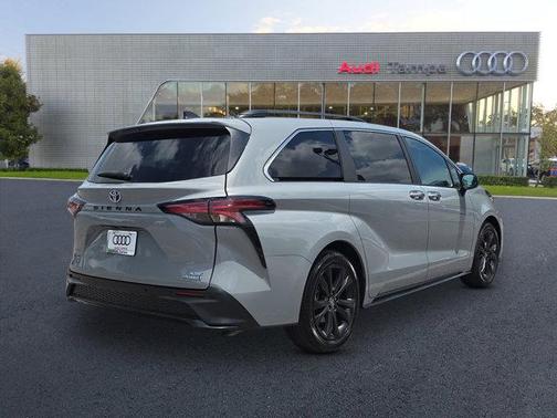 2023 Toyota Sienna XSE 7 Passenger