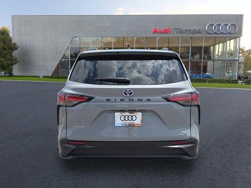 2023 Toyota Sienna XSE 7 Passenger