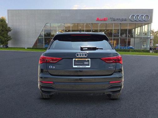 2024 Audi Q3 Premium 45 TFSI S line quattro Tiptronic
