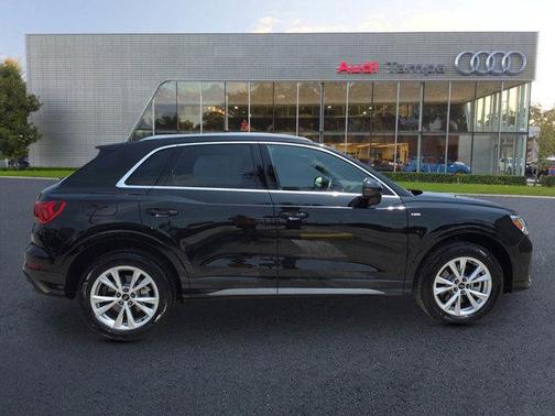 2024 Audi Q3 Premium 45 TFSI S line quattro Tiptronic