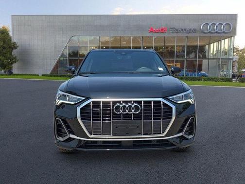 2024 Audi Q3 Premium 45 TFSI S line quattro Tiptronic