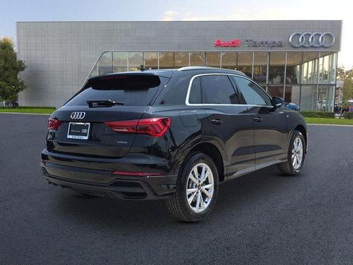 2024 Audi Q3 Premium 45 TFSI S line quattro Tiptronic
