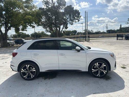 2023 Audi Q3 45 S line Premium Plus