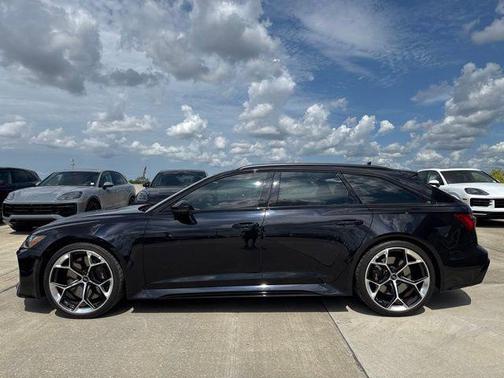 Sebring Black Crystal Effect 2024 Audi RS 6 Avant 4.0T